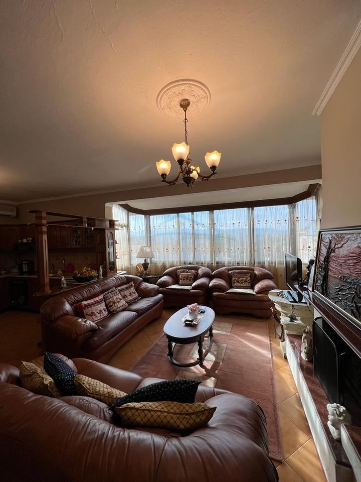 Shitet, Apartament 2+1, Zogu i Zi, Tirane