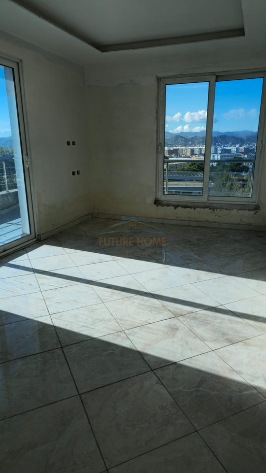 Shitet,Apartament 2+1, Bulevardi Blu, Kamez