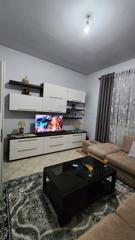 Shitet, Vile 3 kateshe, Sauk, Tirane