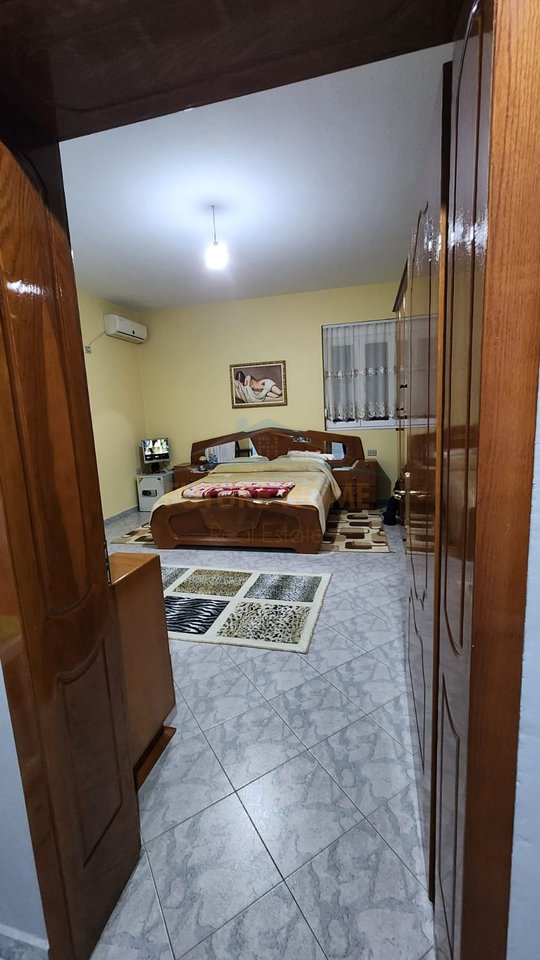 Shitet, Vile 3 kateshe, Sauk, Tirane