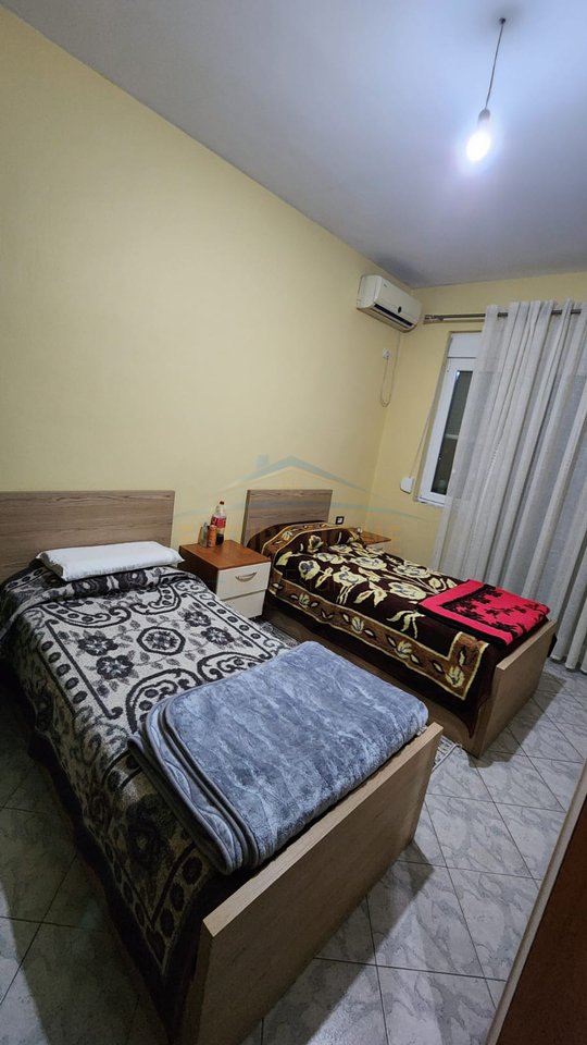 Shitet, Vile 3 kateshe, Sauk, Tirane