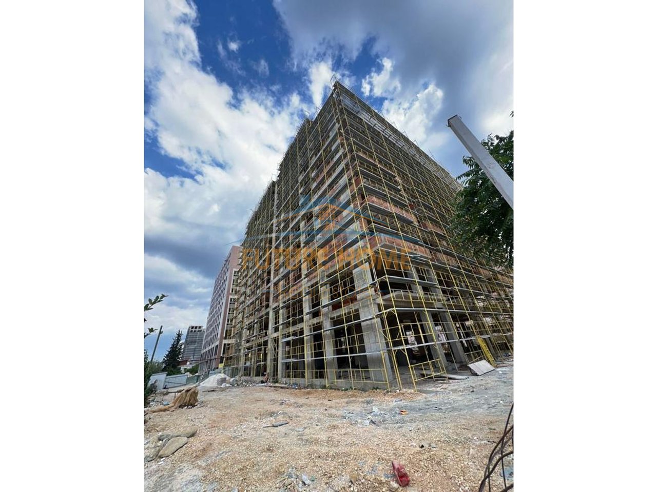 Shitet, Apartament 2+1+2, Fusha e Aviacionit, Tiranë.