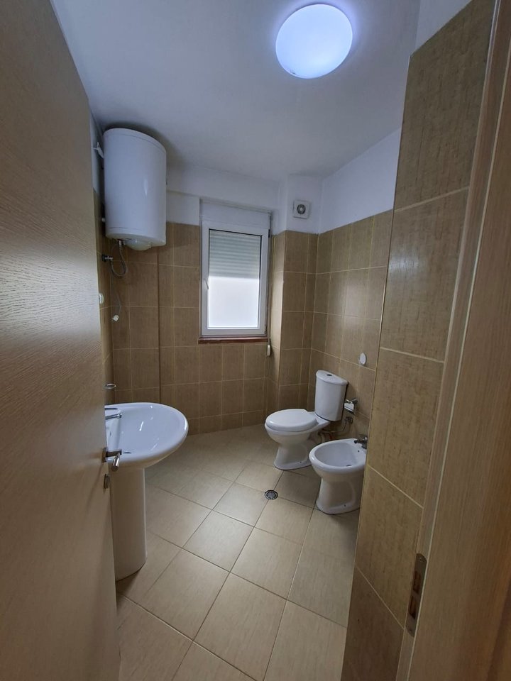 Shitet, Duplex 3+1+2, Rezidenca Kodra e Diellit 1, Tiranë.