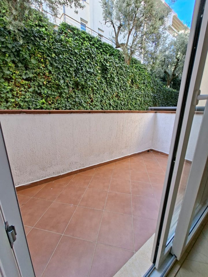 Shitet, Duplex 3+1+2, Rezidenca Kodra e Diellit 1, Tiranë.