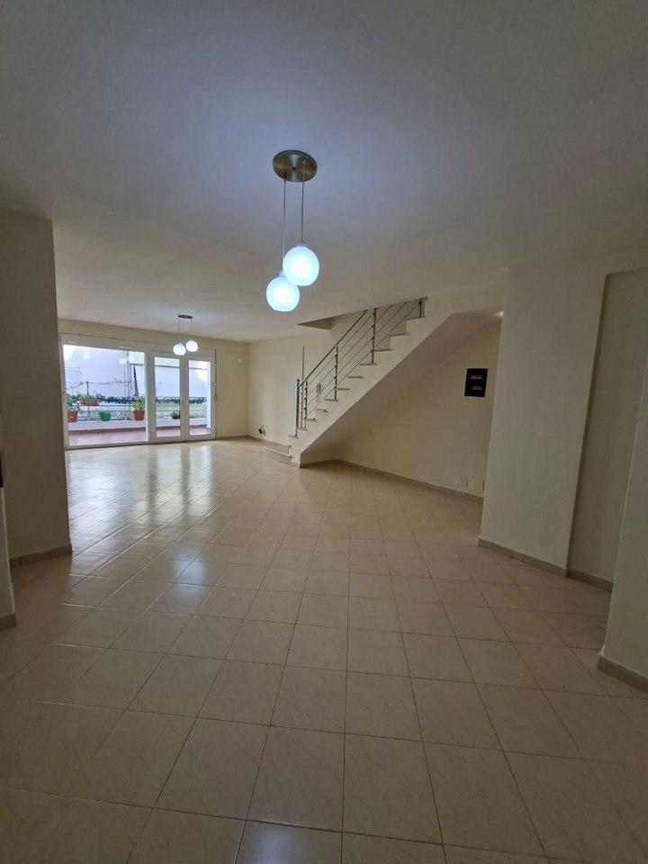 Shitet, Duplex 3+1+2, Rezidenca Kodra e Diellit 1, Tiranë.