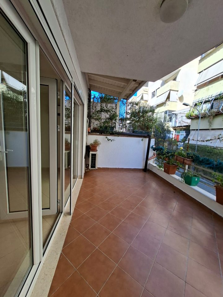 Shitet, Duplex 3+1+2, Rezidenca Kodra e Diellit 1, Tiranë.