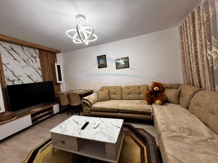 Shitet Apartament 1+1, Lagjia 18 , Durres