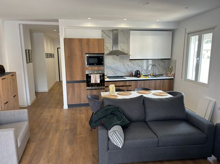 Shitet, Apartament 1+1, Sheshi Flamurit , Vlorë.