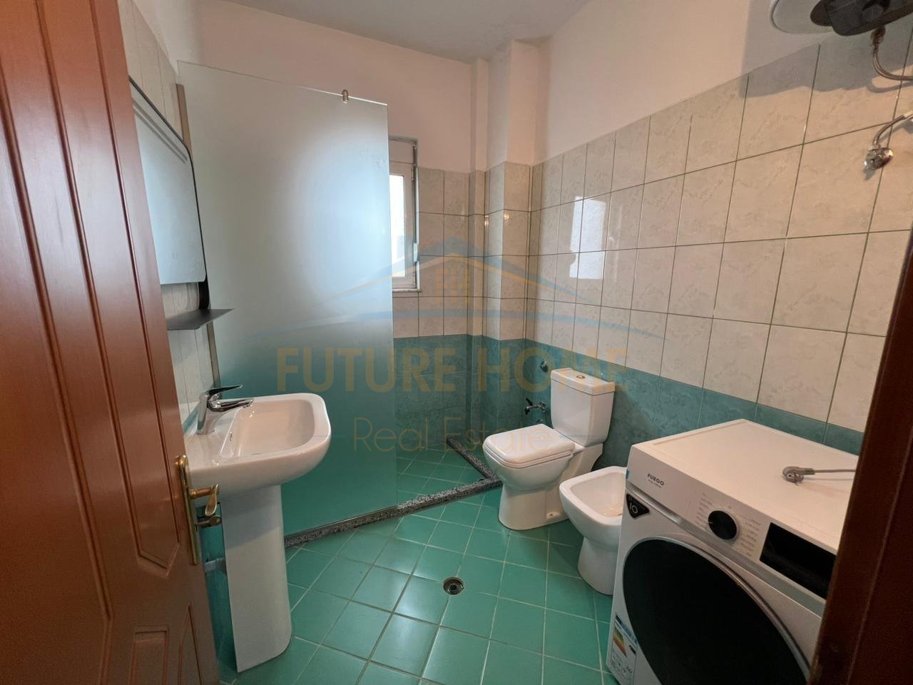 Qera, Apartament 2+1+2+ Depo, Shkoze, Tirane