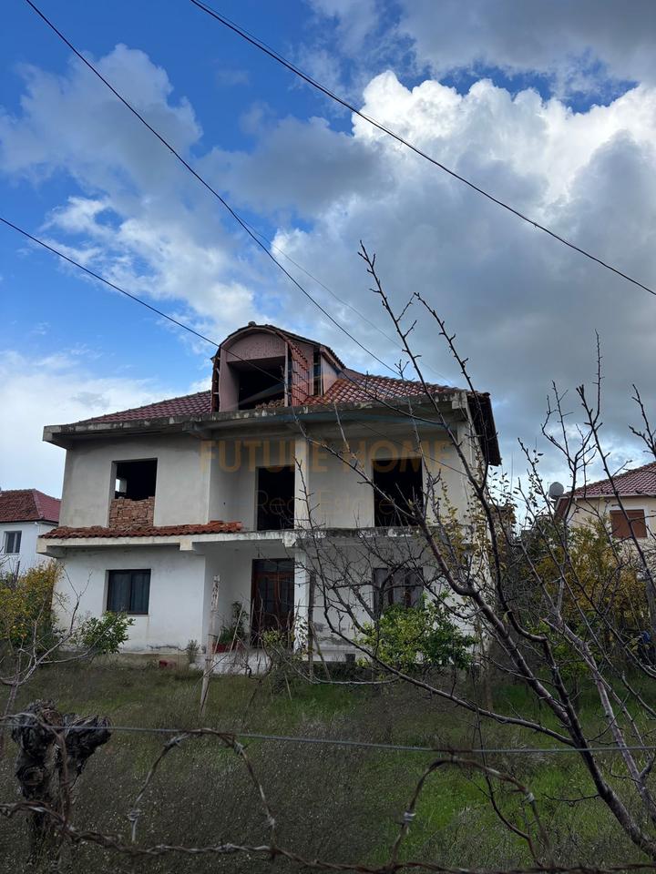 Shitet, Vile 2 kateshe, Spitalle, Durres