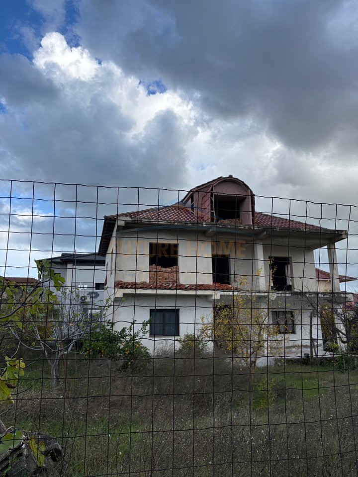 Shitet, Vile 2 kateshe, Spitalle, Durres