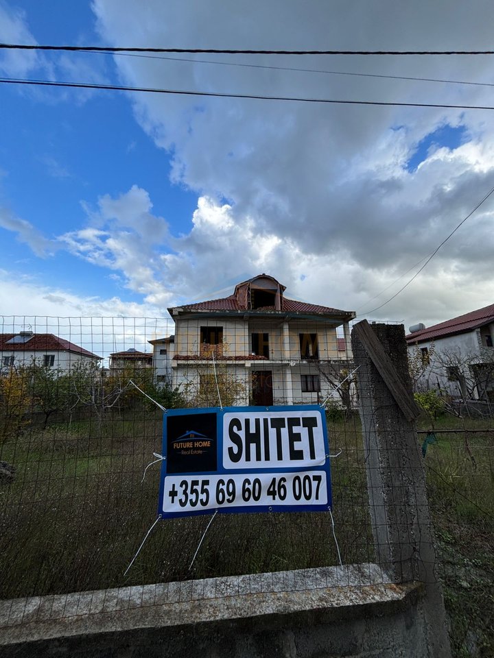 Shitet, Vile 2 kateshe, Spitalle, Durres