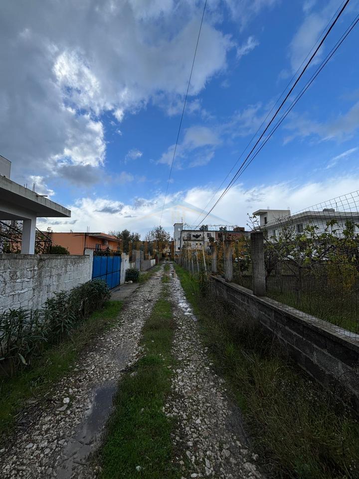 Shitet, Vile 2 kateshe, Spitalle, Durres