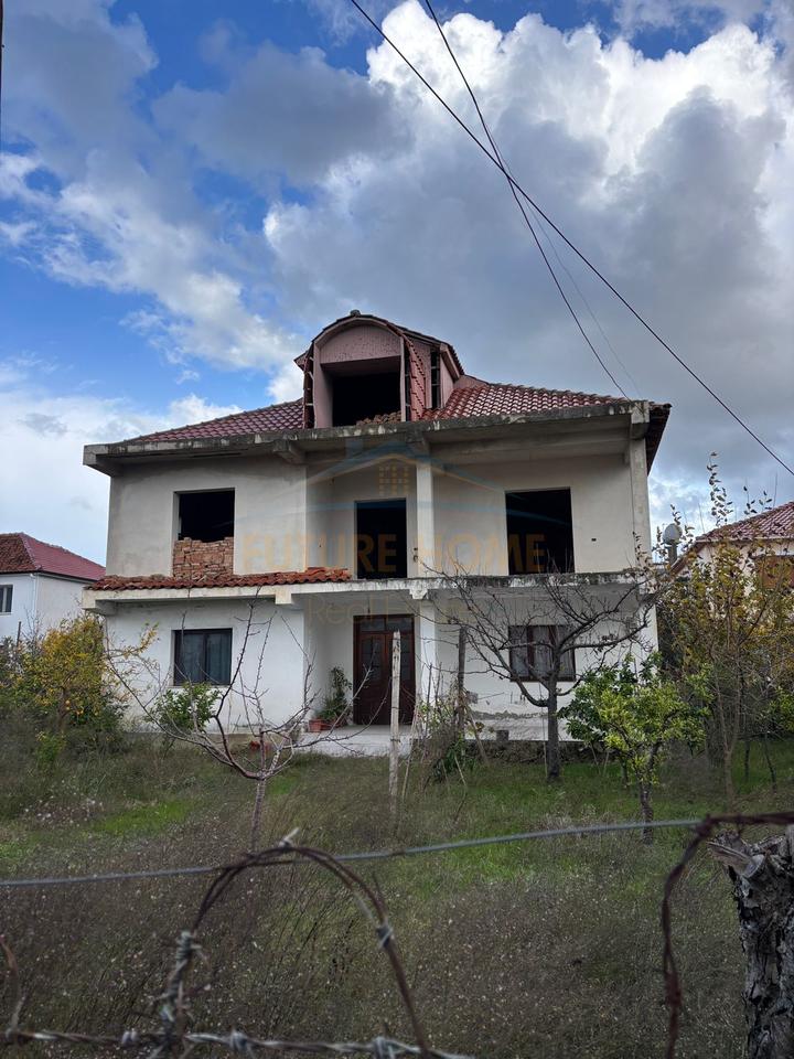 Shitet, Vile 2 kateshe, Spitalle, Durres