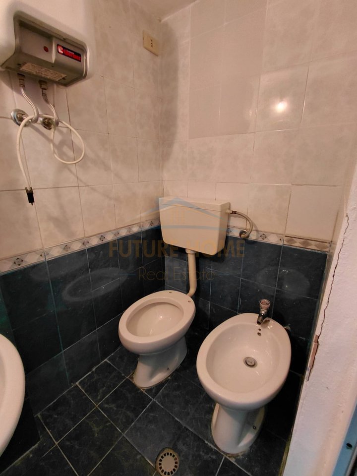 Qira, Ambient Biznesi, Spitali, Durrës