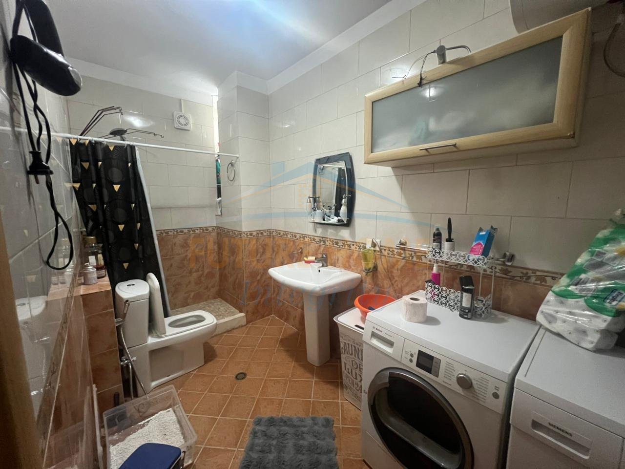 Affitto, Appartamento 2+1, Complesso Delijorgji, Tirana.