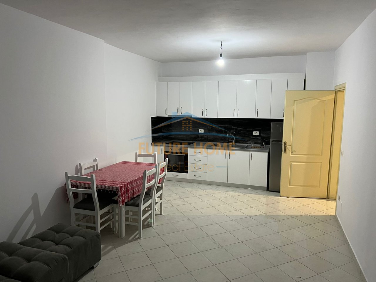 Qera, Apartament 2+1, Unaza e Re, Tiranë.