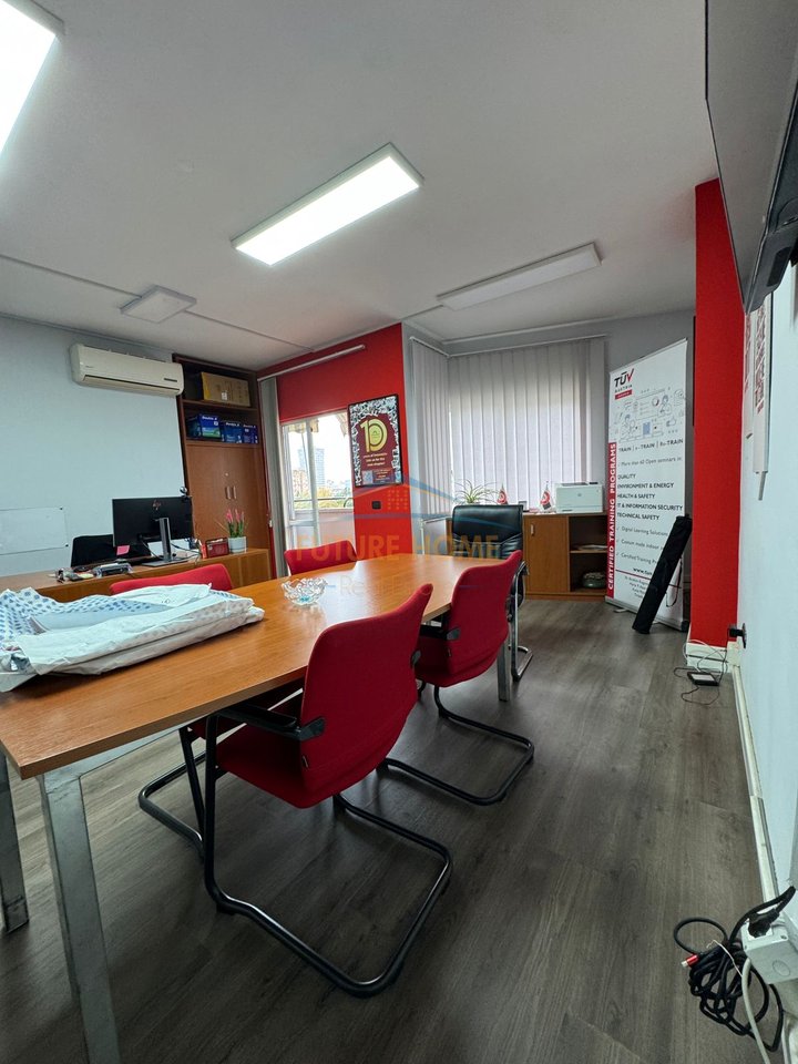 Qera, Ambient për Zyra,Blloku,Tiranë