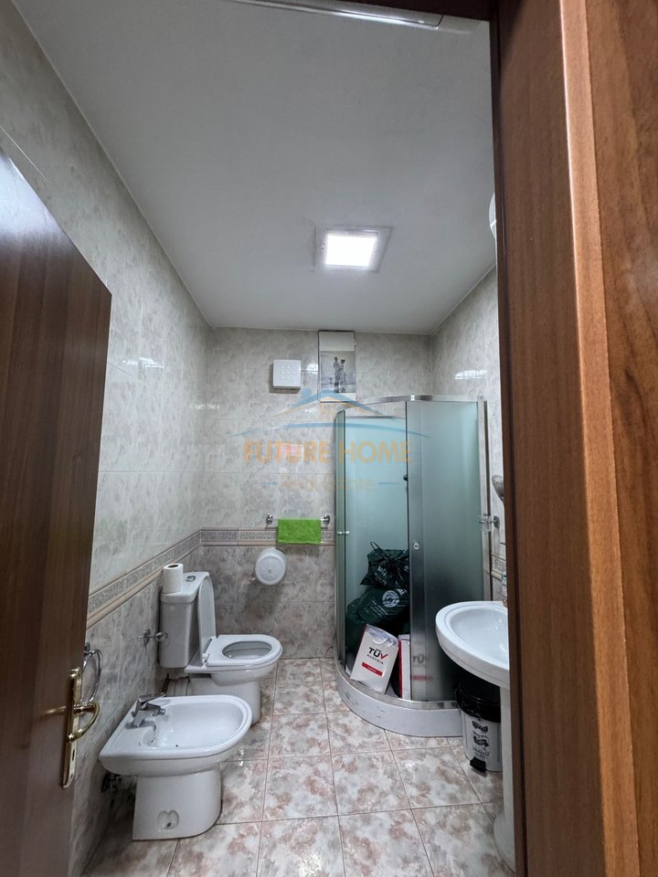 Qera, Ambient për Zyra,Blloku,Tiranë