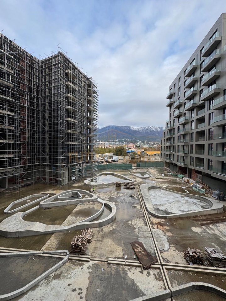 Shitet, Apartament 2+1+2+Depo,Kompleksi "Golden Gate", Pranë Maternitetit të Ri