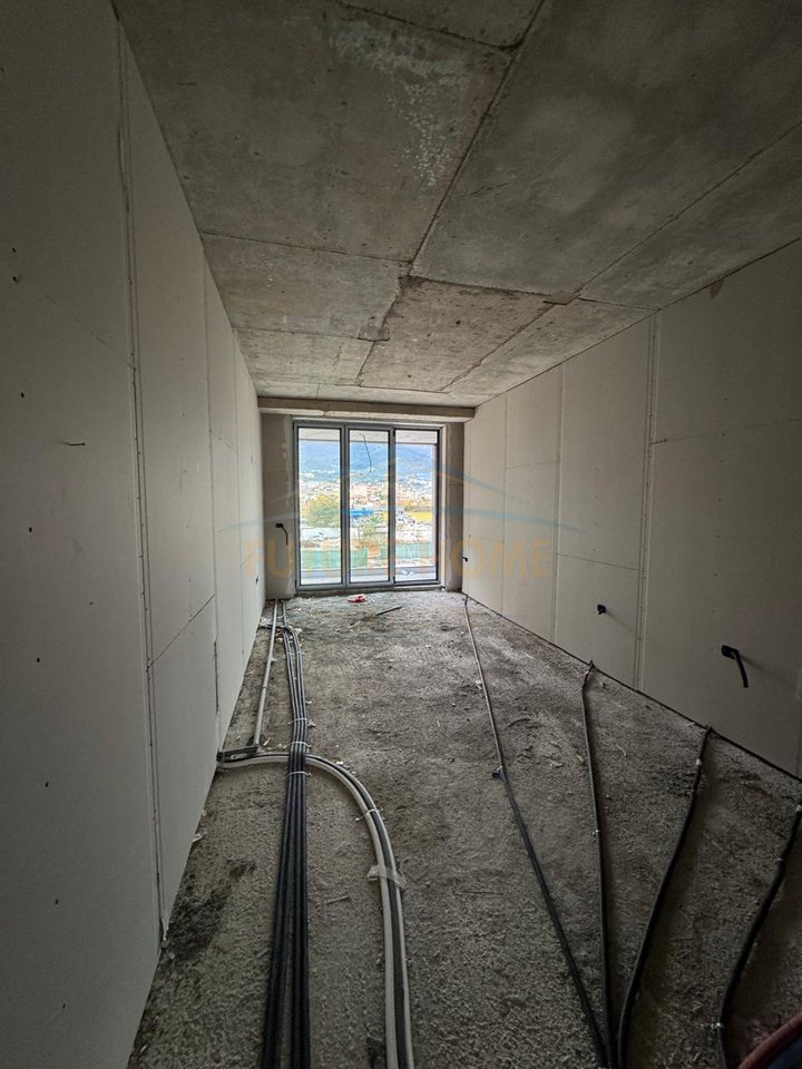 Shitet, Apartament 2+1+2+Depo,Kompleksi "Golden Gate", Pranë Maternitetit të Ri