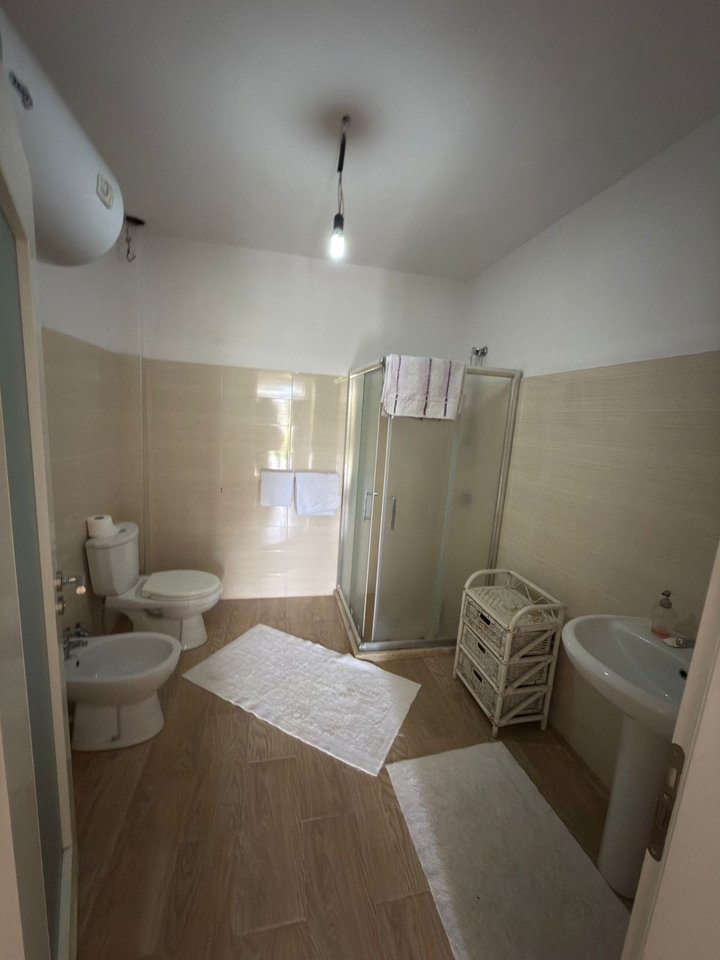 Shitet, Vile 2-Kateshe, Preze, Tirane.