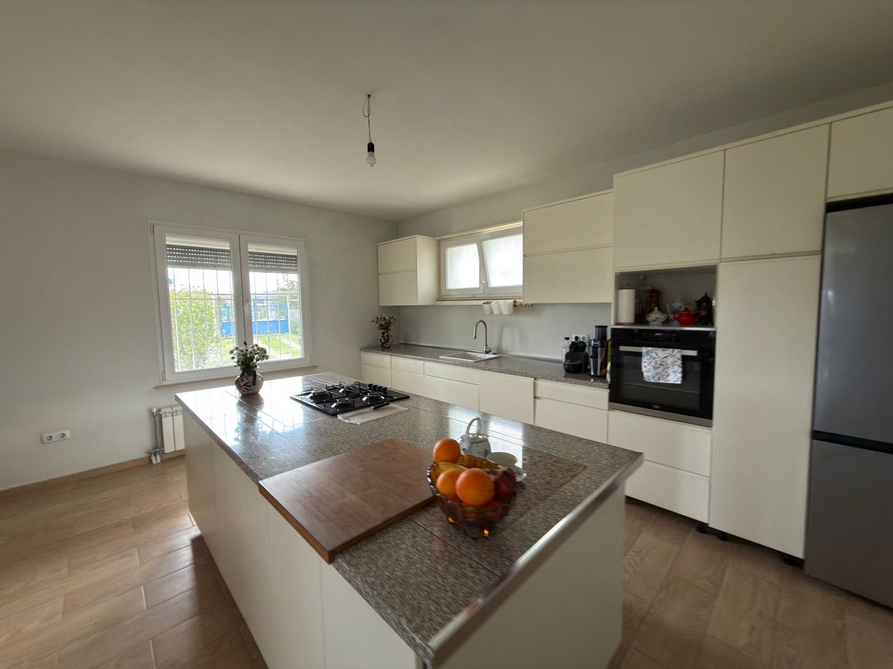 Shitet, Vile 2-Kateshe, Preze, Tirane.