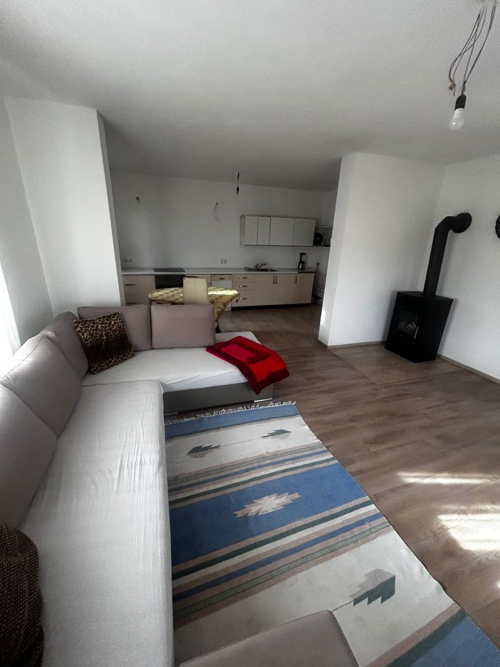 Shitet, Vile 2-Kateshe, Preze, Tirane.