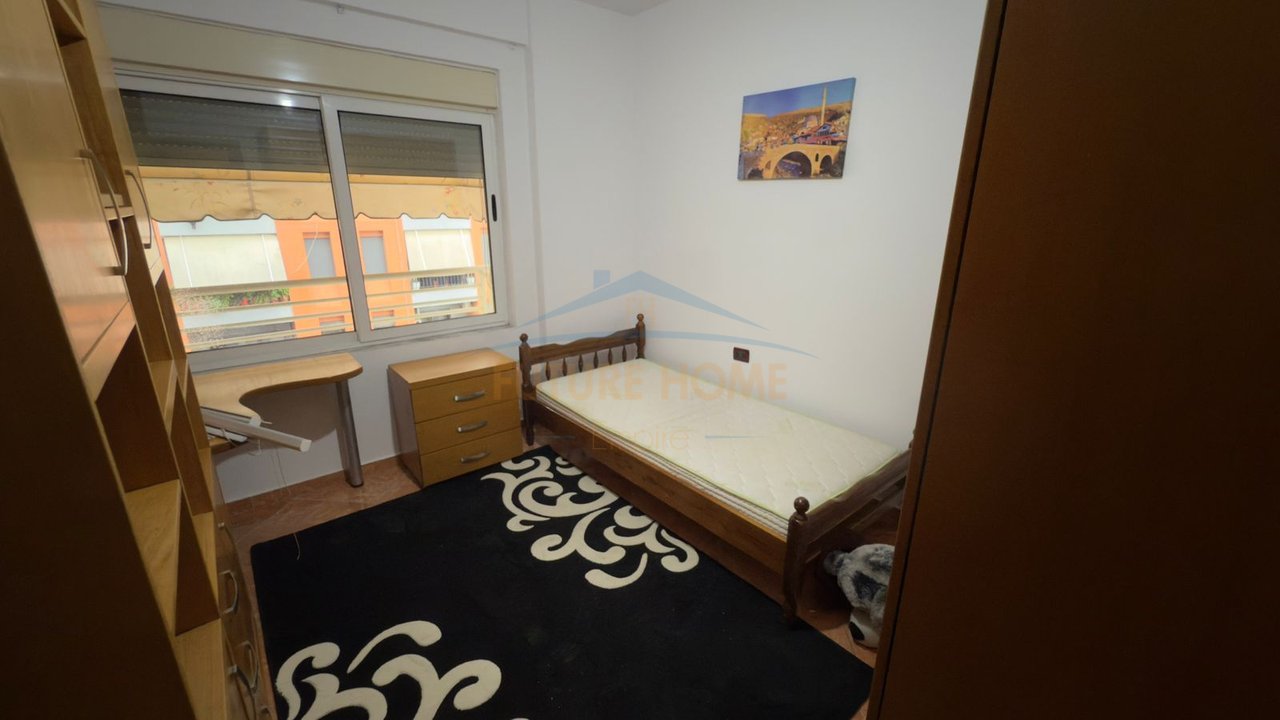 Qera , Apartament 3+1+ Garazh, Unaza e re