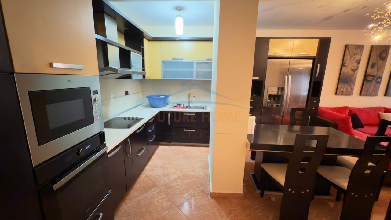 Qera , Apartament 3+1+ Garazh, Unaza e re