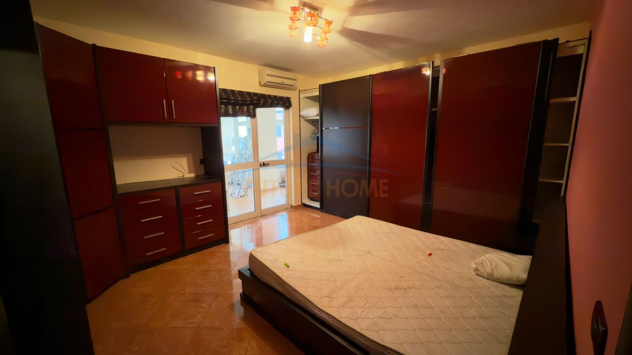 Qera , Apartament 3+1+ Garazh, Unaza e re