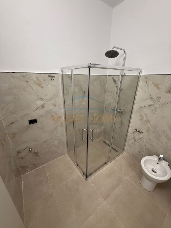 Qera, Shtepi Private, Spitall, Durres.