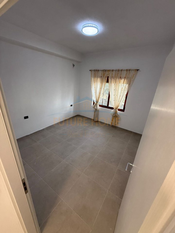 Qera, Shtepi Private, Spitall, Durres.