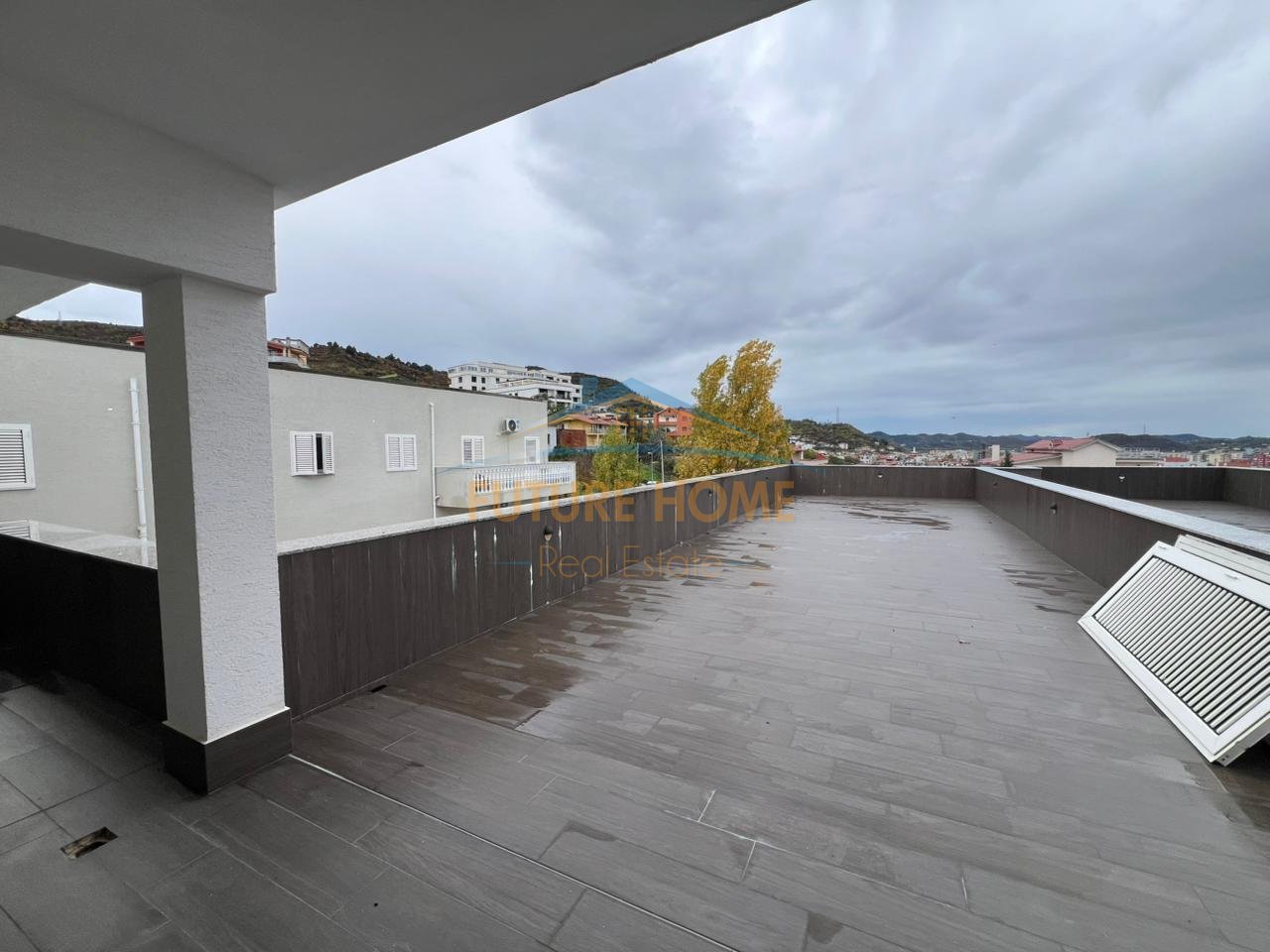 Shitet, Apartament 3+1+Verande ,Selite.