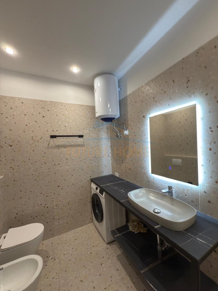 Qira, Apartament 2+1+Verande, Vollga Durres