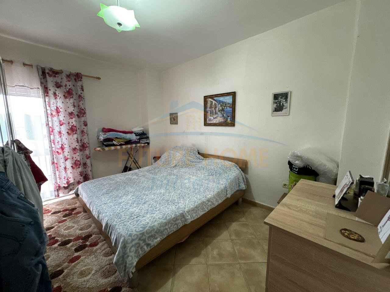 Shitet, Apartament 2+1+2, Porcelan, Tiranë.