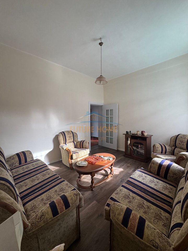 Qera, Ambient Biznesi,Rruga e Dibrës,Tiranë