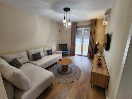 In affitto, appartamento 1+1, Lago Secco, Tirana.