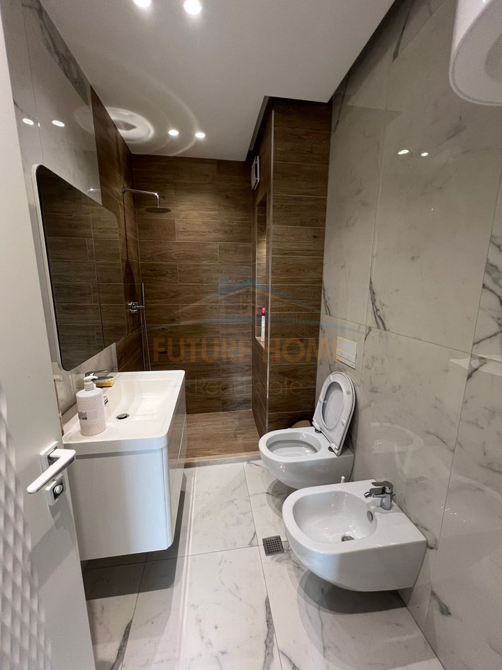 For sale, Apartment 3+1+2, 21 Dhjetori, Tirana