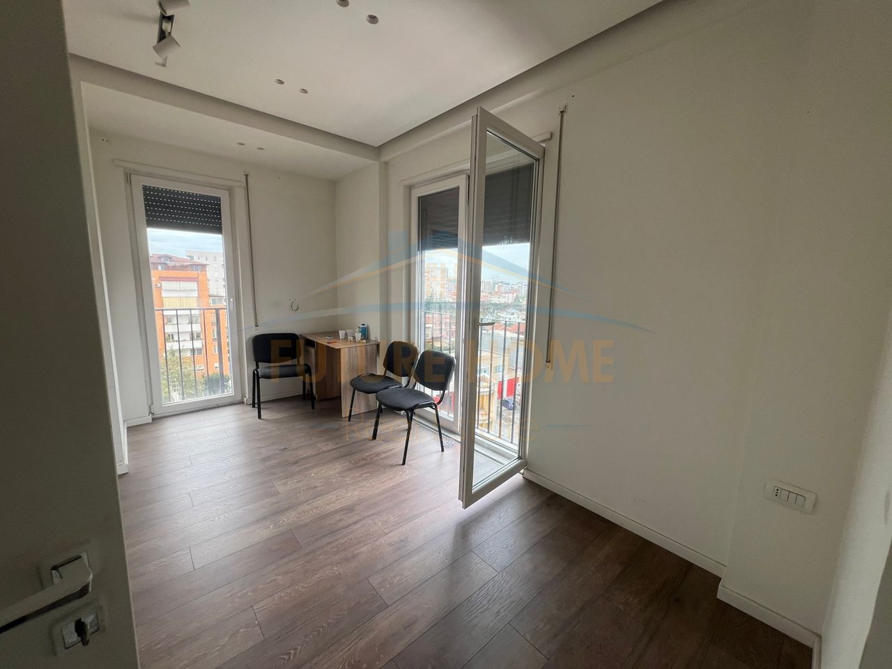 For sale, Apartment 3+1+2, 21 Dhjetori, Tirana