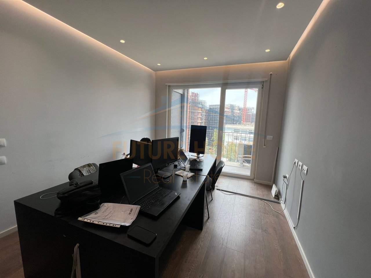 For sale, Apartment 3+1+2, 21 Dhjetori, Tirana