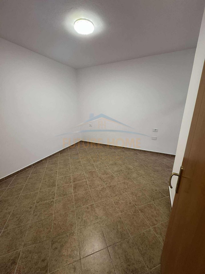Qera , Apartament 2+1 në Astir, pranë Vila L