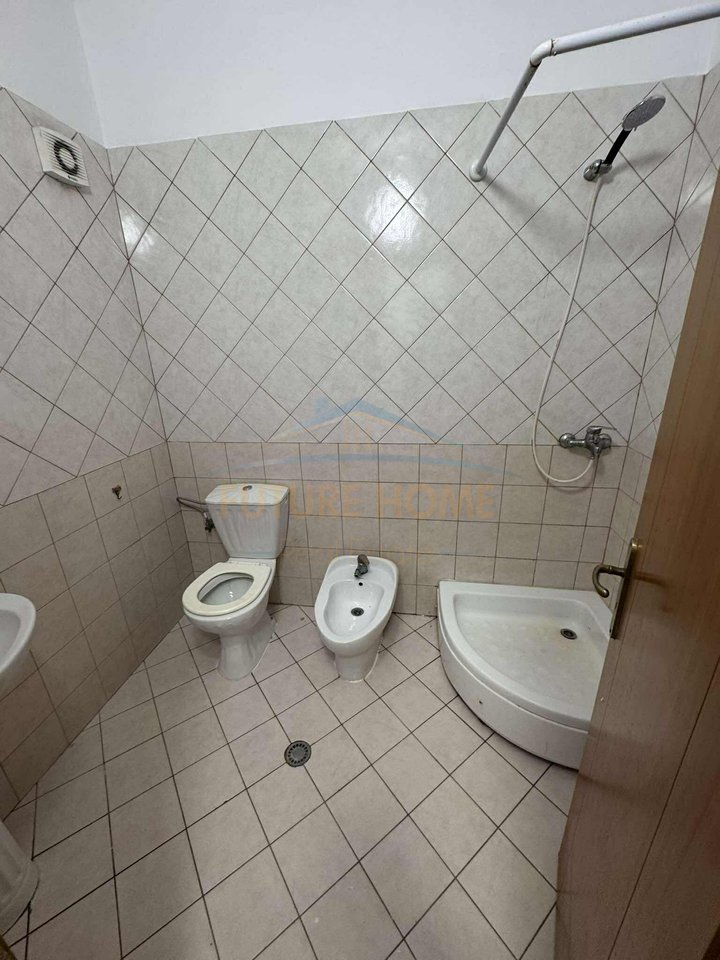 Qera , Apartament 2+1 në Astir, pranë Vila L