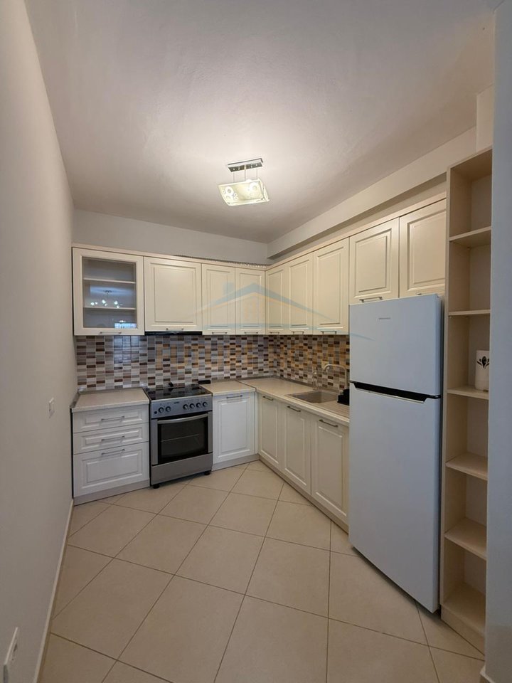 Rent, Apartment 2+1+2, Former District, Durres.