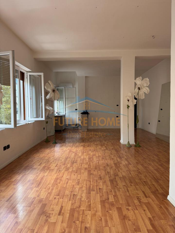 For rent, Office, Bllok, Tirana