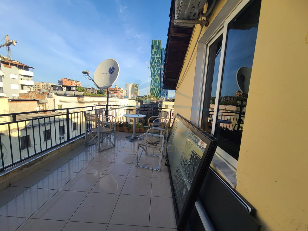 Qira, Ambient 2+1+2, Duplex, Shallvaret, Tirane