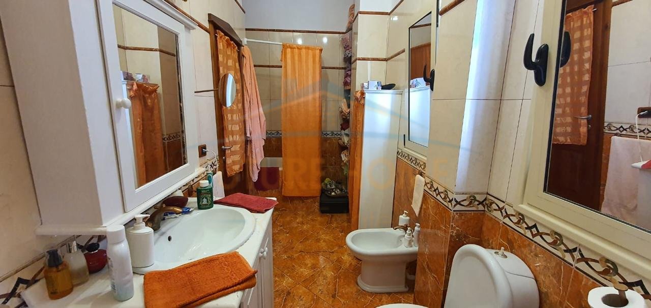 For sale, Penthouse 3+1+3 + Parking Space, Vlorë.