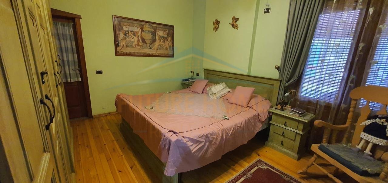 For sale, Penthouse 3+1+3 + Parking Space, Vlorë.