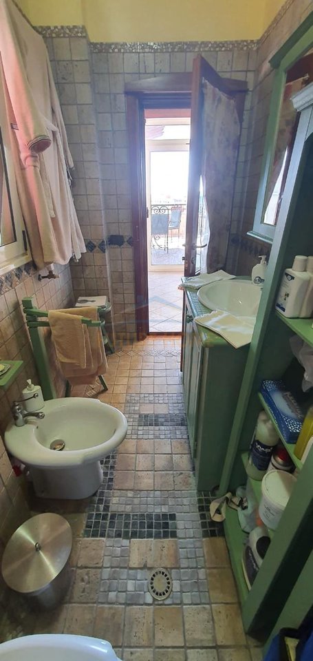 For sale, Penthouse 3+1+3 + Parking Space, Vlorë.