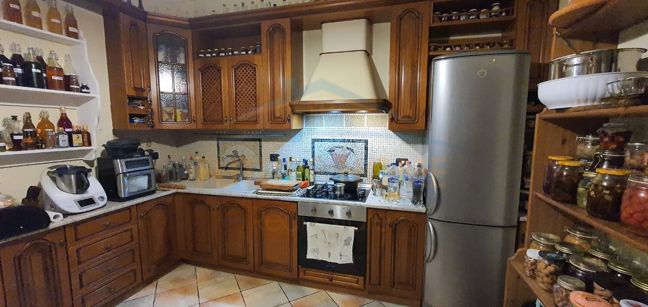 For sale, Penthouse 3+1+3 + Parking Space, Vlorë.